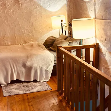 Casa vacanze Charming Rustic Wine Cellar House In With Fireplace *